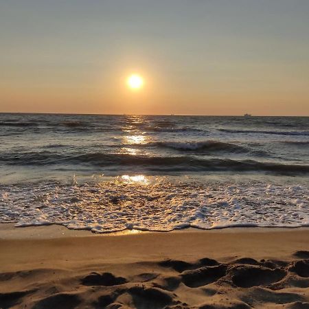 Luxury Beach Apartment In Qerret Голем Экстерьер фото