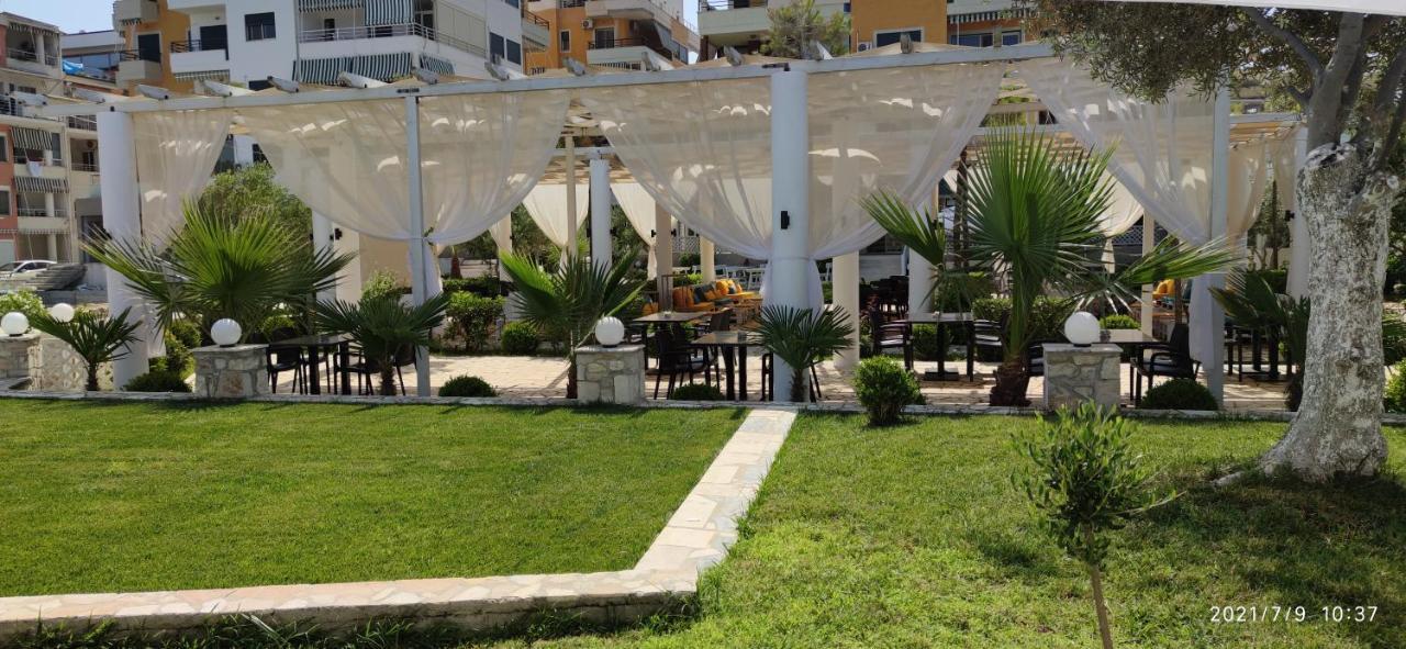 Luxury Beach Apartment In Qerret Голем Экстерьер фото