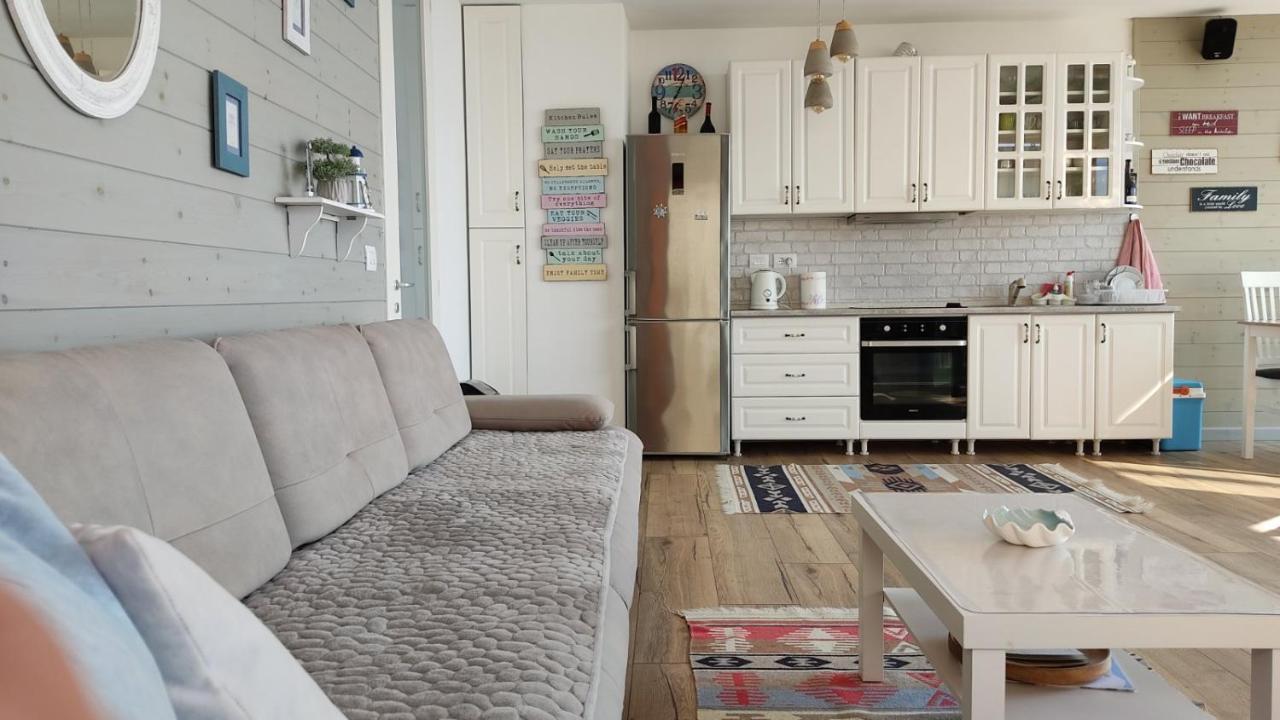 Luxury Beach Apartment In Qerret Голем Экстерьер фото