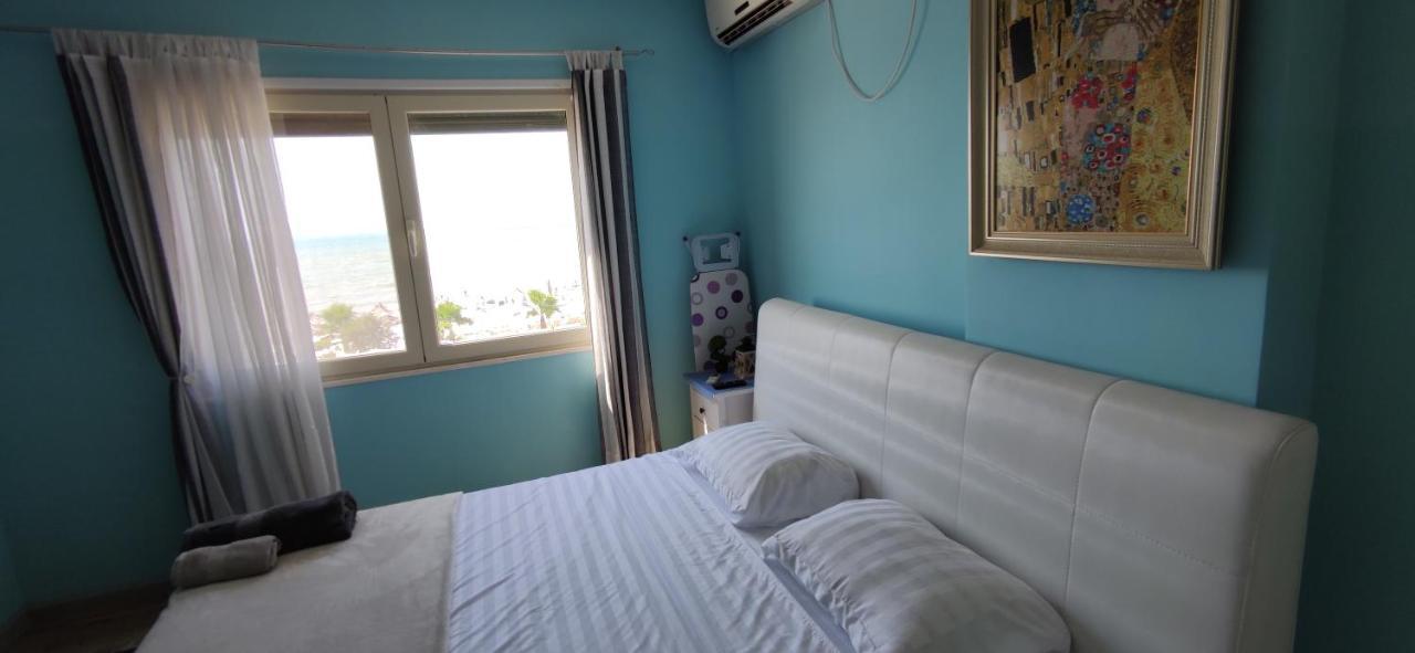Luxury Beach Apartment In Qerret Голем Экстерьер фото
