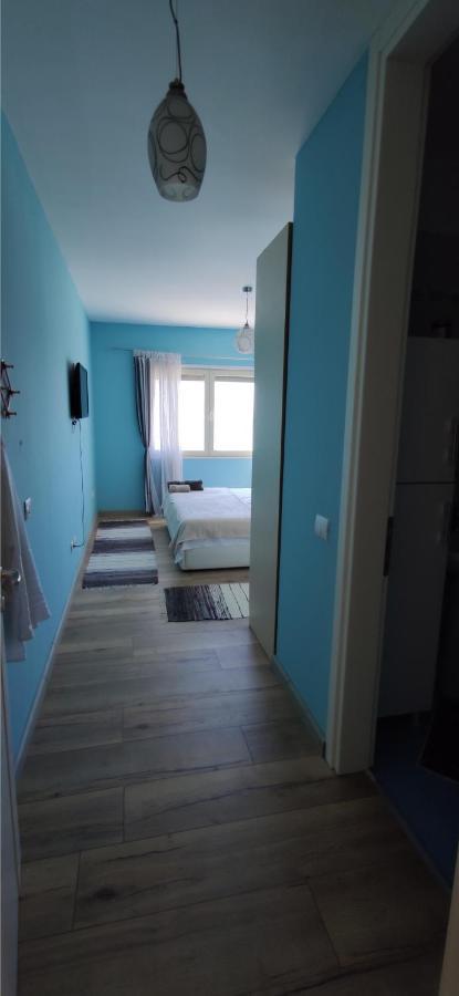 Luxury Beach Apartment In Qerret Голем Экстерьер фото