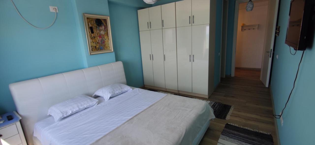 Luxury Beach Apartment In Qerret Голем Экстерьер фото