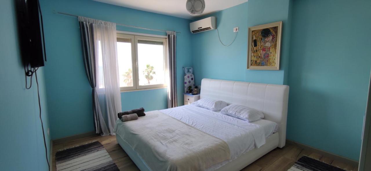 Luxury Beach Apartment In Qerret Голем Экстерьер фото
